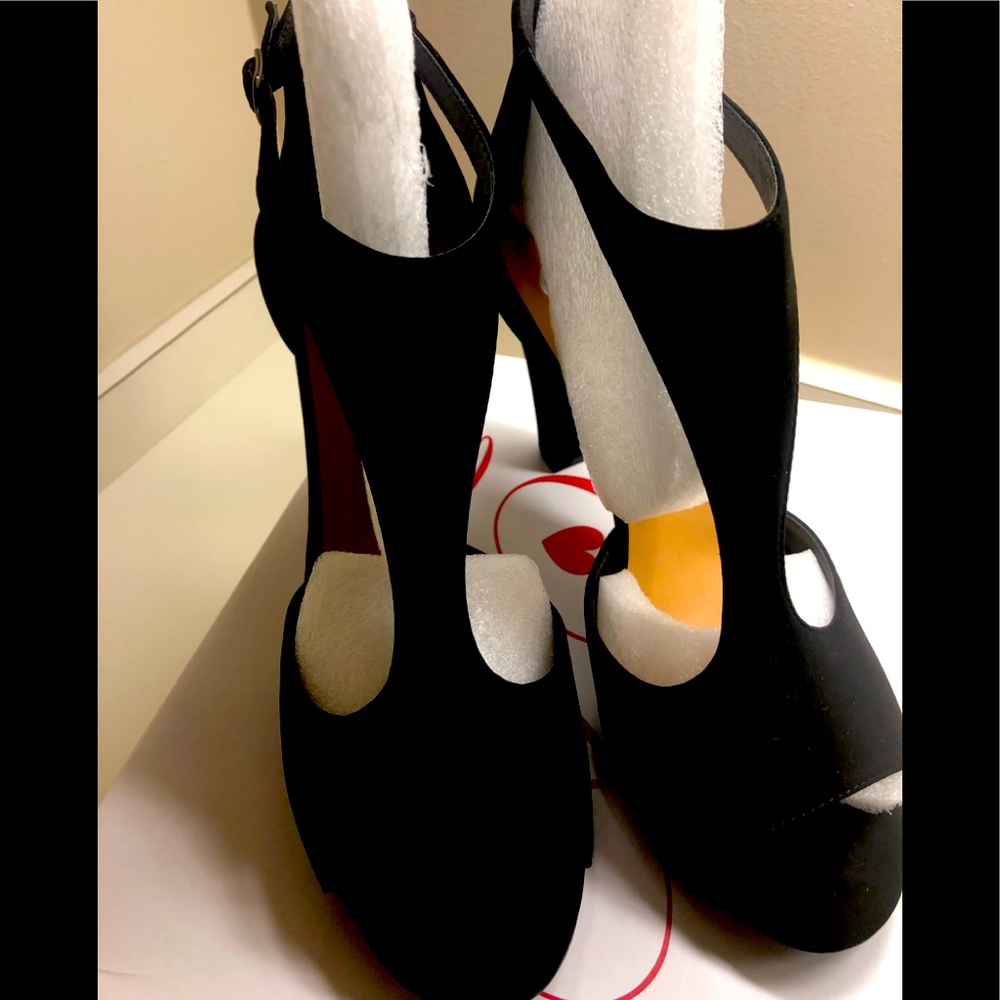 Black 4 inch heels!